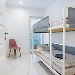 Modern With Jacuzzi And Sauna 아파트 바사