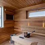 아파트 Modern With Jacuzzi And Sauna