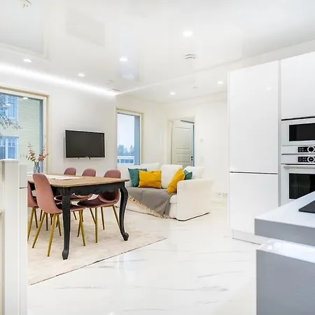 아파트 Modern With Jacuzzi And Sauna *