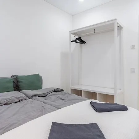 Modern With Jacuzzi And Sauna 바사