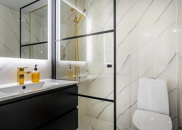 Modern With Jacuzzi And Sauna *