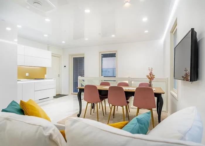 Modern With Jacuzzi And Sauna 아파트 바사